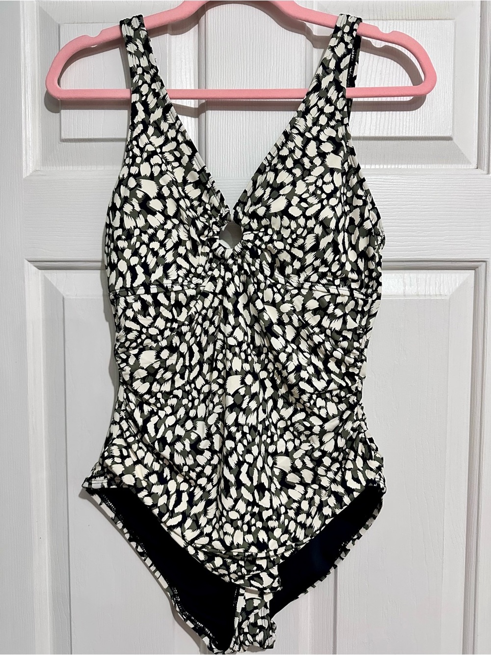 Women’s Green, Black & White Pattern One-Piece Swimsuit